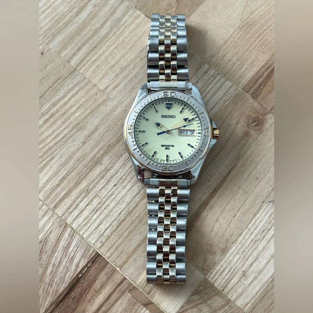 Seiko Sports 50 Rare Vintage Men’s Watch Iridescent Dial Two-Tone Bracelet Date